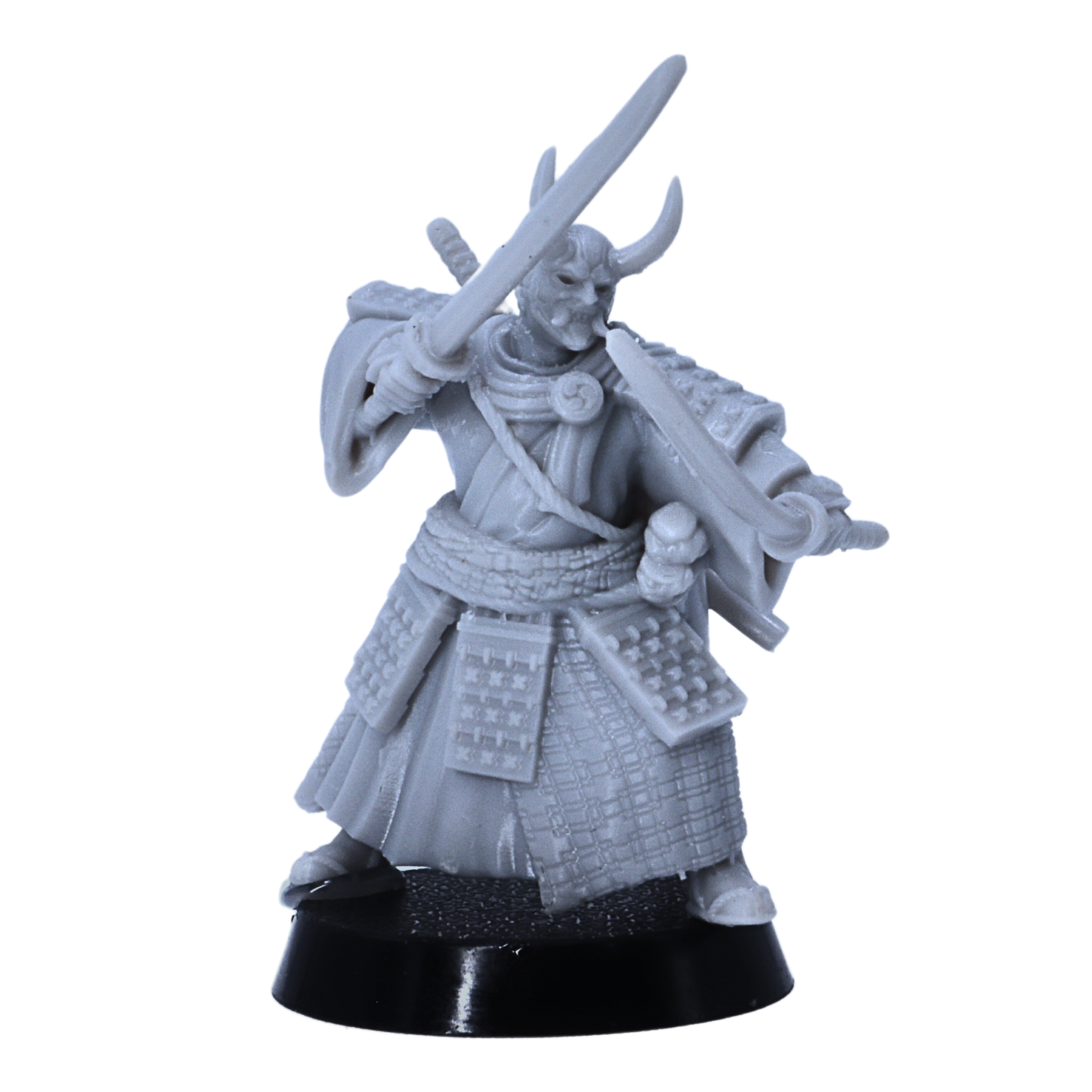 Alt Text: Japanese ronin miniatures wearing traditional straw hats and carrying swords.
