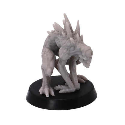 Unpainted Nothic miniature by Epic Miniatures showing prominent back spines, distorted face, long limbs, claws, and 25mm round base.